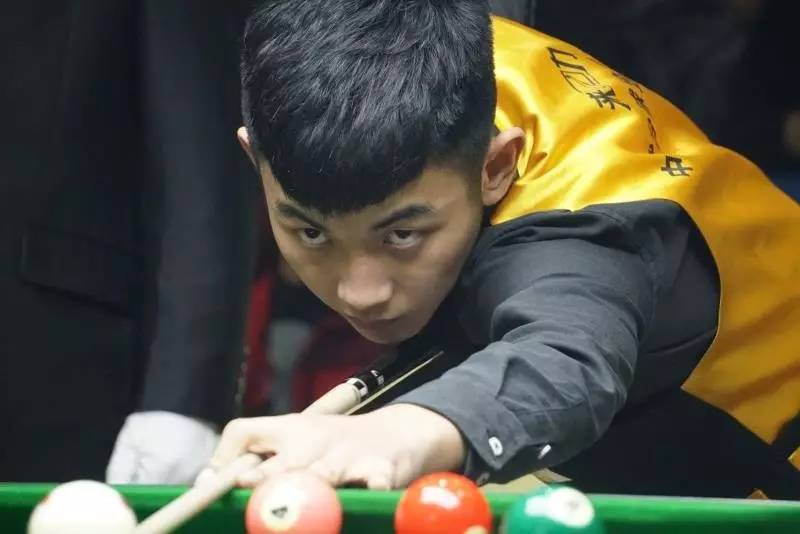 快速的短传 快速的短传