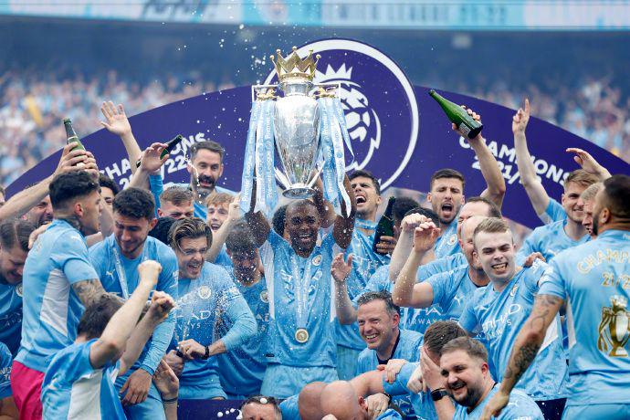 度型前锋 度型前锋