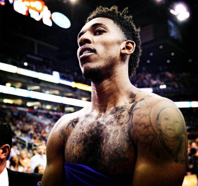 甲两端的情 甲两端的情